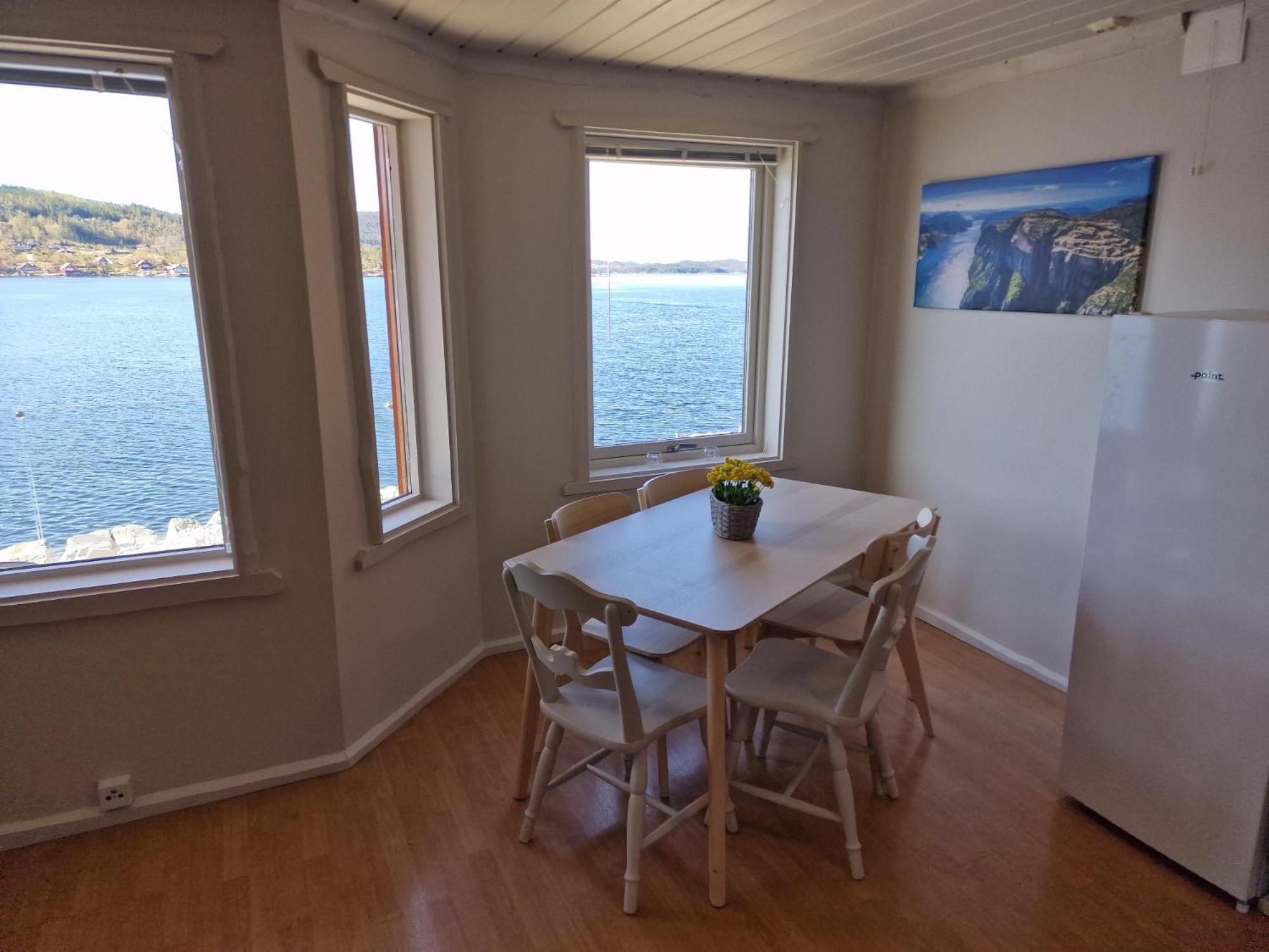 Preikestolen Panorama Apartment Jorpeland Room photo